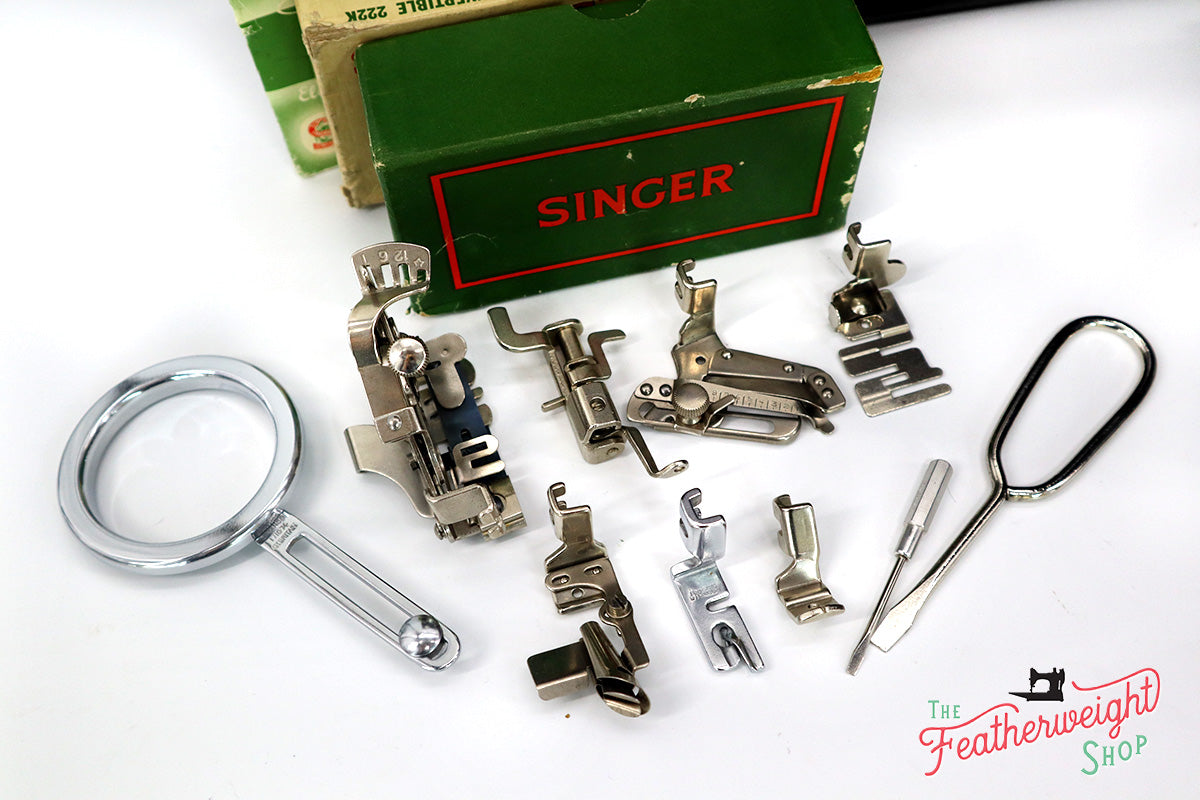 Singer Featherweight 222K Sewing Machine EJ620***