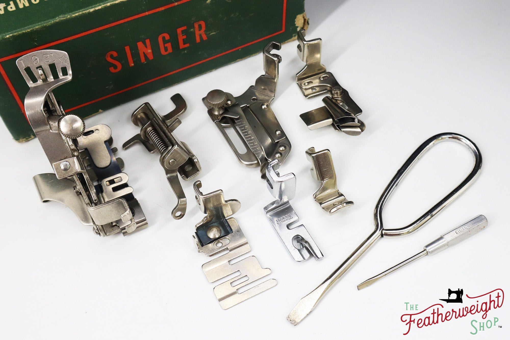 Singer Featherweight 222K Sewing Machine - EM959*** - 1957