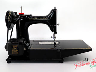 Load image into Gallery viewer, Singer Featherweight 222K Sewing Machine EJ620***
