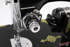 Singer Featherweight 221K Sewing Machine, EH134***