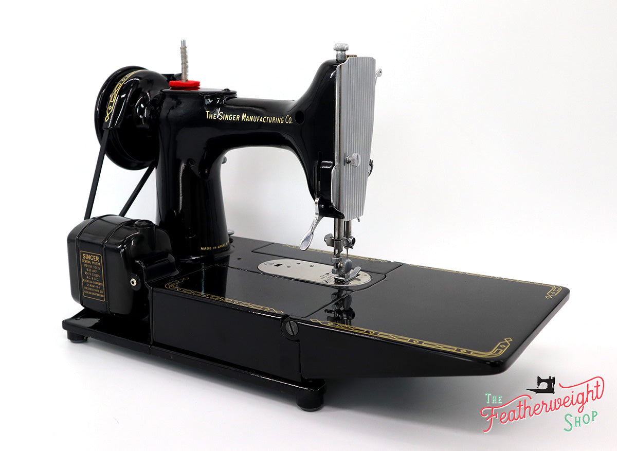 Singer Featherweight 222K Sewing Machine EJ620***