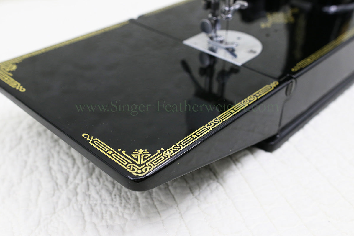 Singer Featherweight 221K Sewing Machine, EH135***