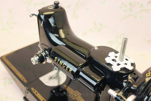 Singer Featherweight 221 Sewing Machine, AL565***