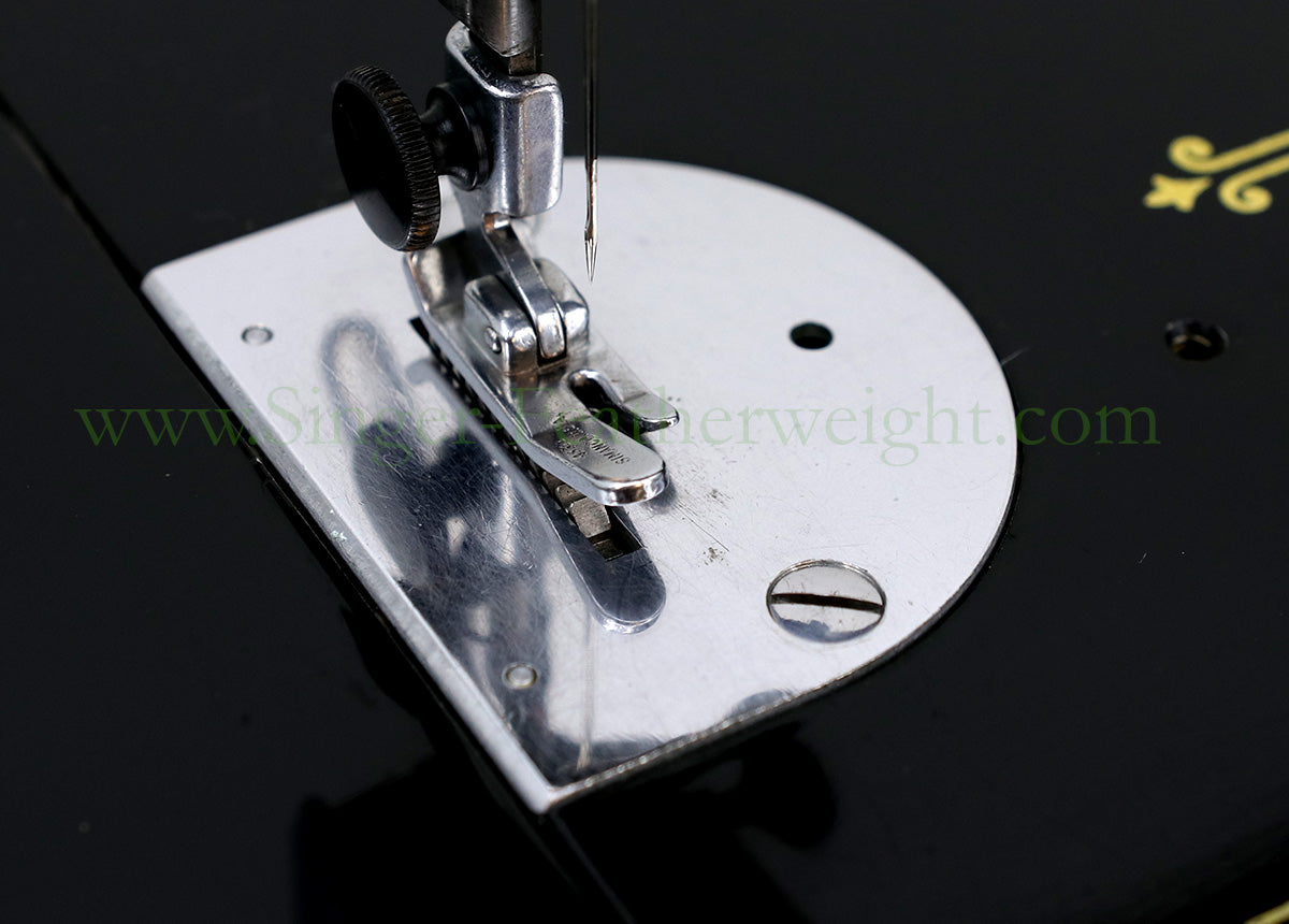 Singer Featherweight 221 Sewing Machine, AK745***