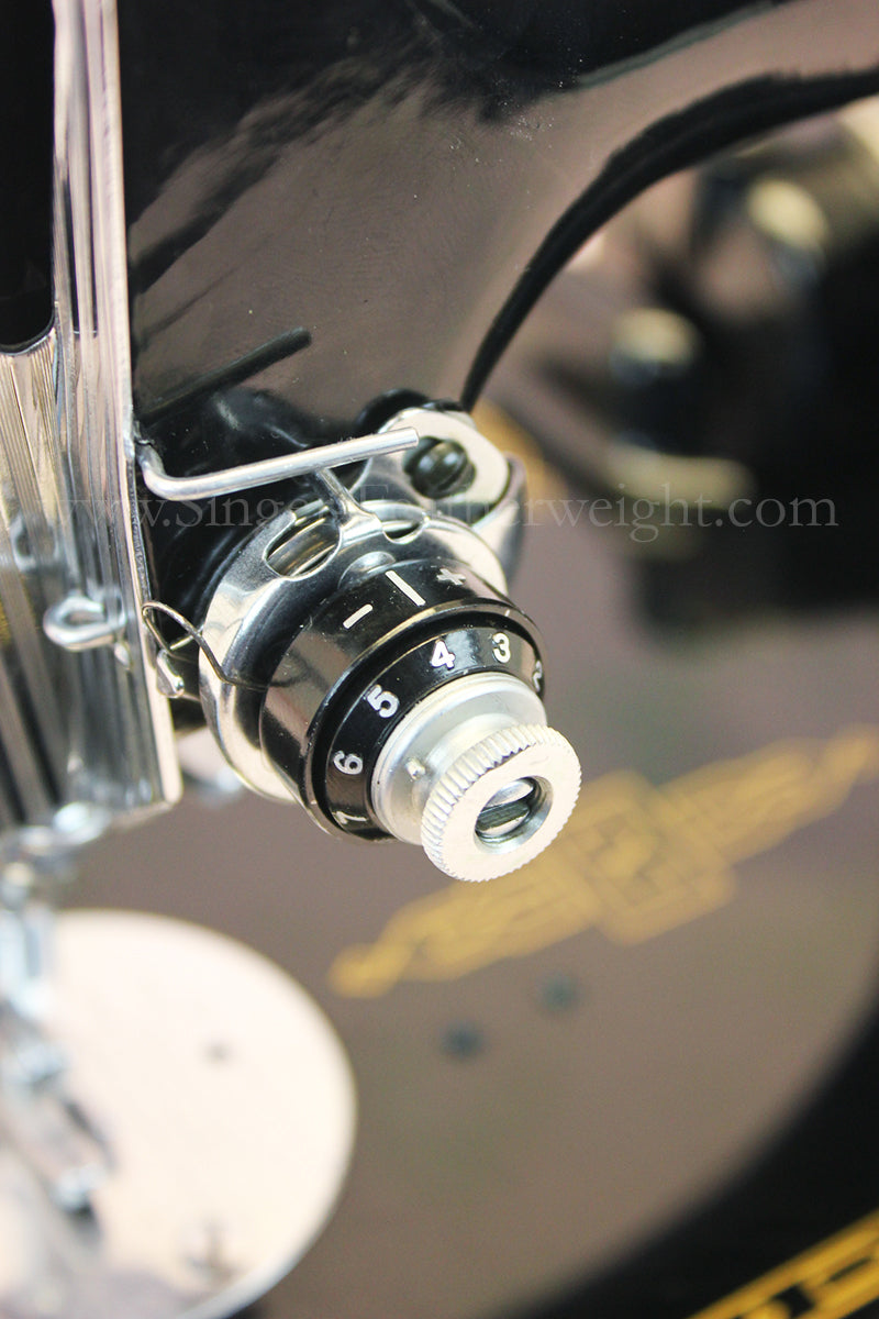 Singer Featherweight 221 Sewing Machine, AL565***