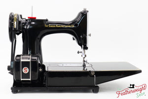 Singer Featherweight 222K Sewing Machine - EM959*** - 1957