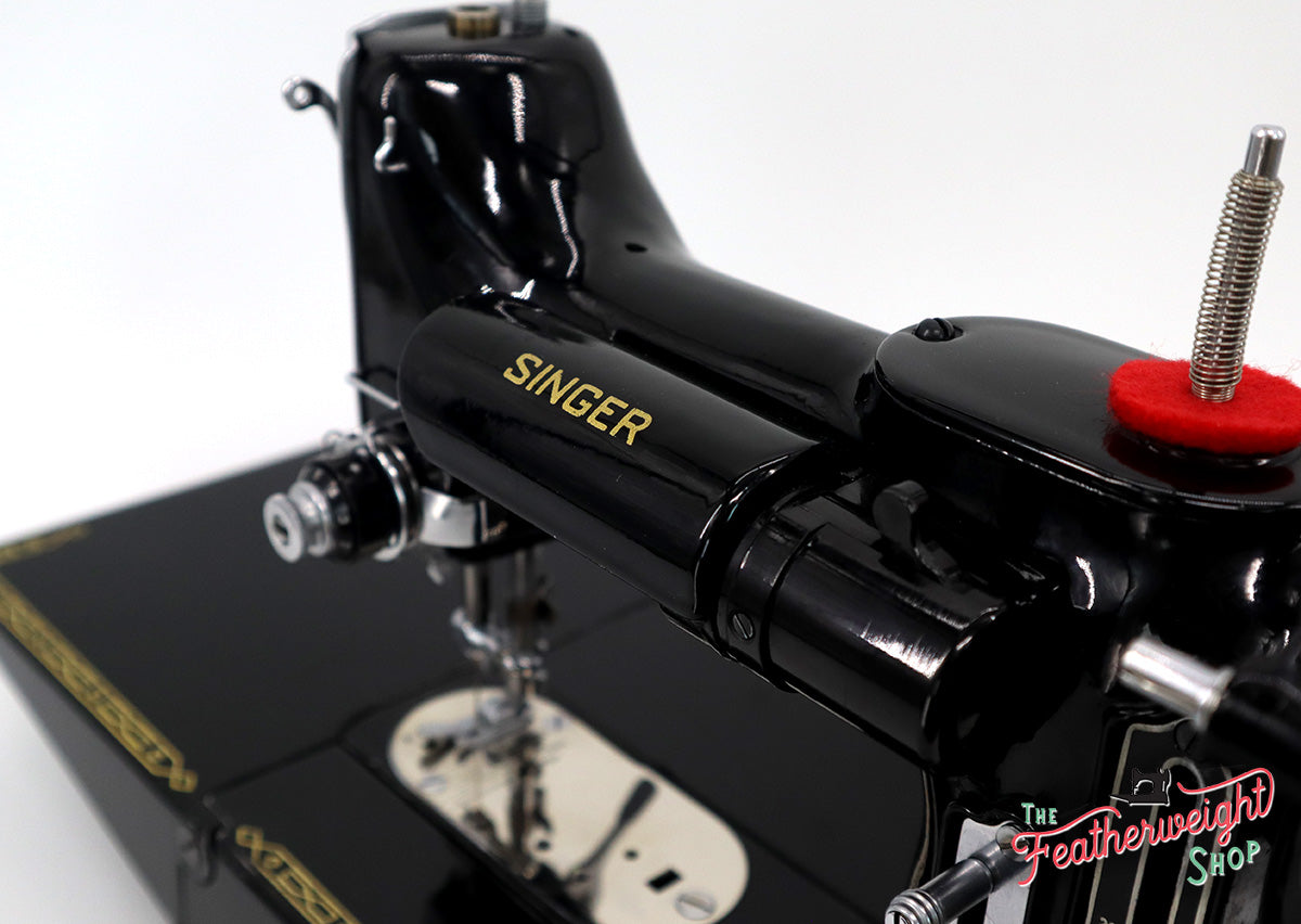 Singer Featherweight 222K Sewing Machine EJ620***