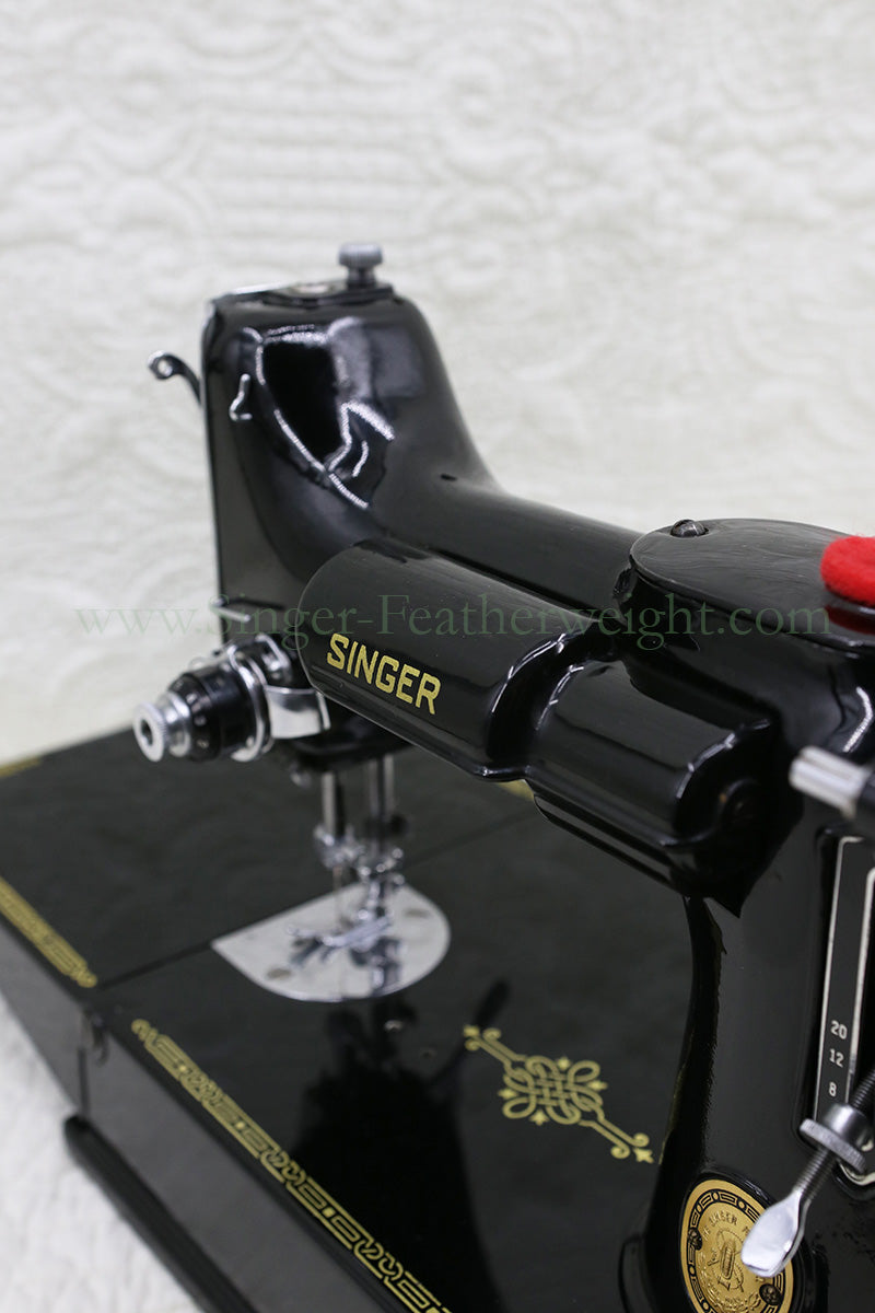 Singer Featherweight 221K Sewing Machine, EH135***