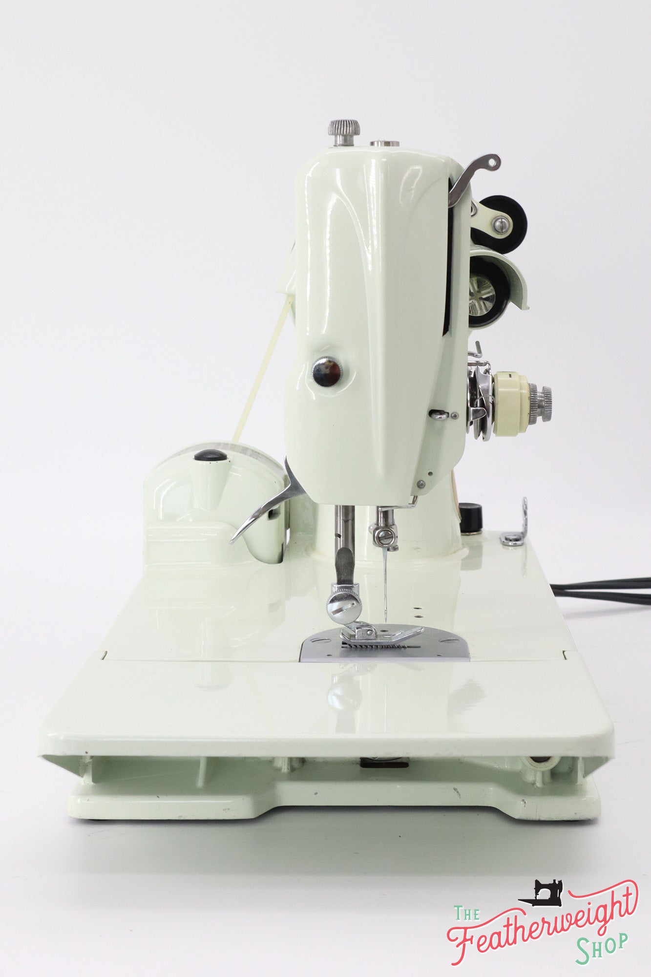 Singer Featherweight 221 Sewing Machine, WHITE EV781***