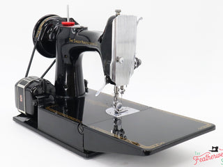 Load image into Gallery viewer, Singer Featherweight 221 Sewing Machine - AL936***