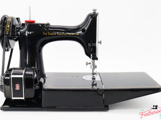 Load image into Gallery viewer, Singer Featherweight 221 Sewing Machine - AL936***