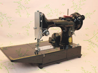Load image into Gallery viewer, Singer Featherweight 222K Sewing Machine EM602***