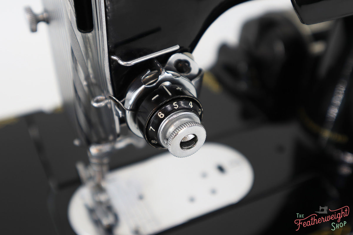 Singer Featherweight 222K Sewing Machine EK3247**