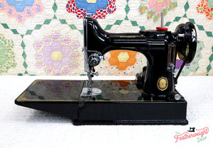 Singer Featherweight 221K Sewing Machine, EH136***