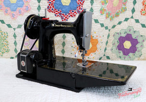 Singer Featherweight 221K Sewing Machine, EH136***
