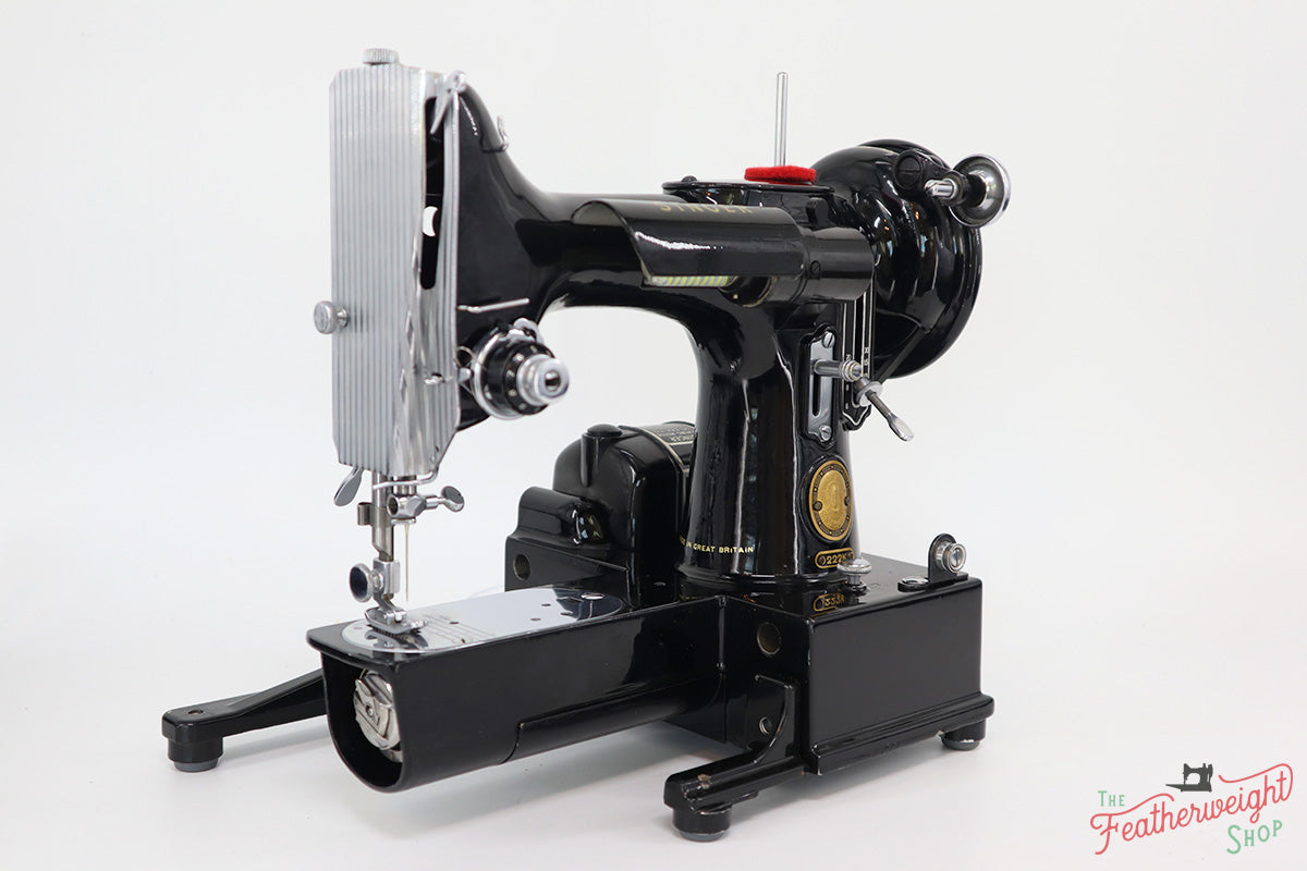 Singer Featherweight 222K Sewing Machine EK3247**