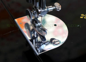 Singer Featherweight Swedish 221K Sewing Machine, EH239***