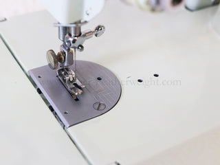 Load image into Gallery viewer, Singer Featherweight 221 Sewing Machine, WHITE FA205***