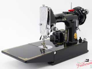 Load image into Gallery viewer, Singer Featherweight 221 Sewing Machine, 1936 AE3002**
