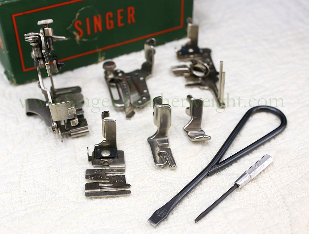 Singer Featherweight 221 Sewing Machine, AM404***