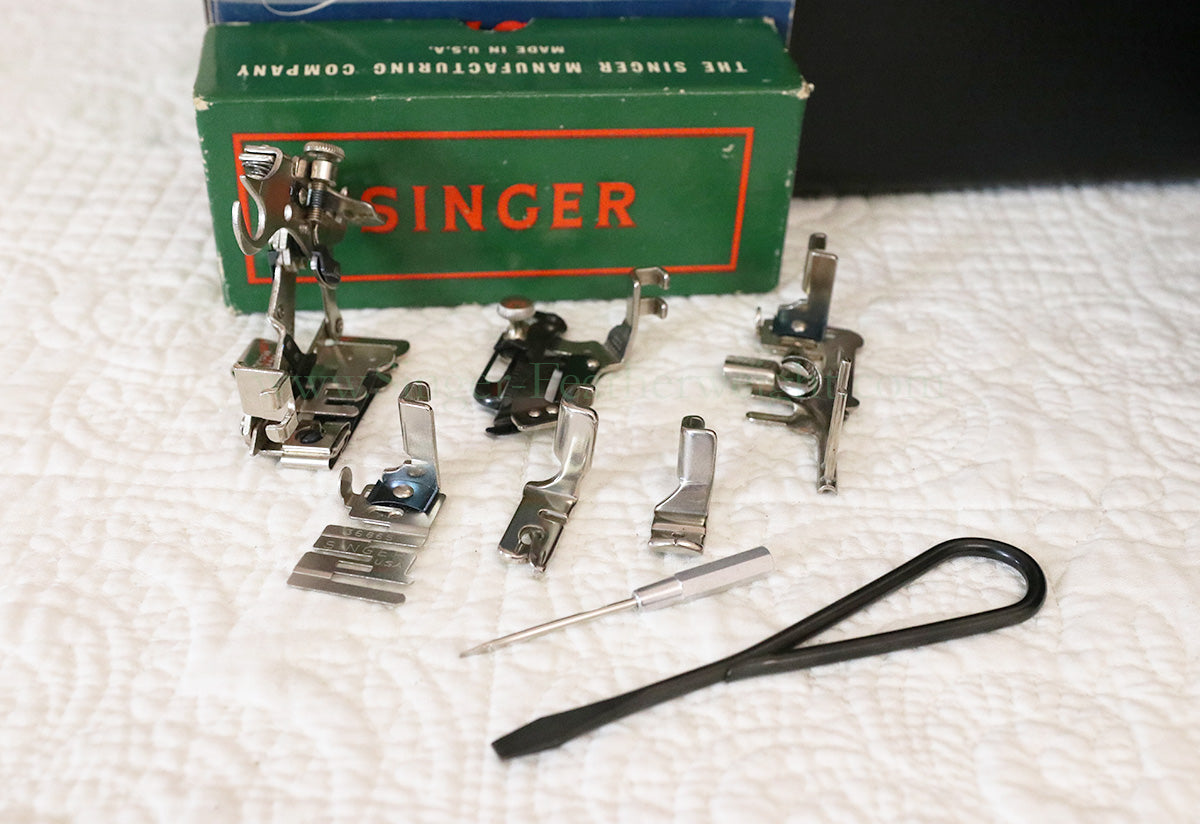 Singer Featherweight 221 Sewing Machine, AM408***