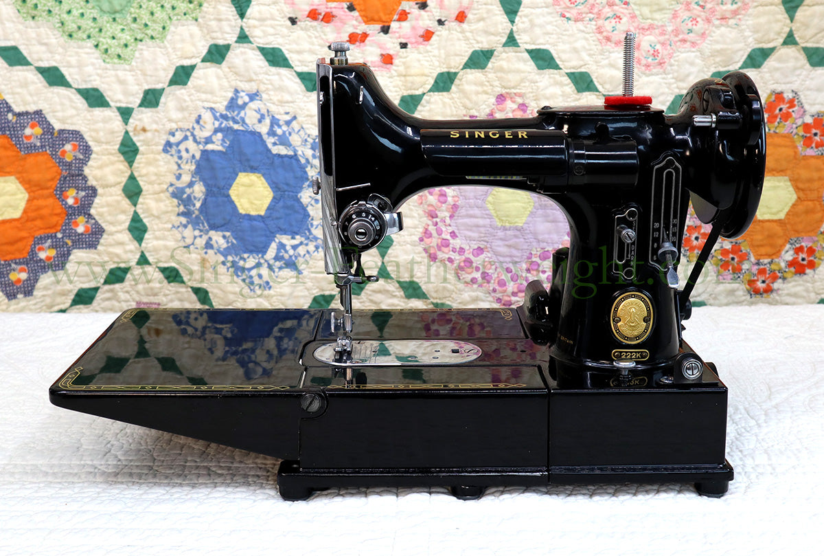 Singer Featherweight 222K Sewing Machine EK632**