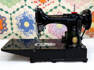 Load image into Gallery viewer, Singer Featherweight 222K Sewing Machine EK632**
