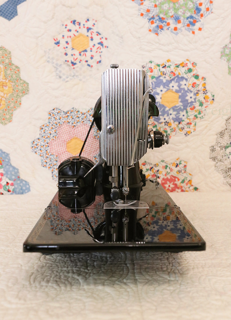 Singer Featherweight 221 Sewing Machine, AM408***