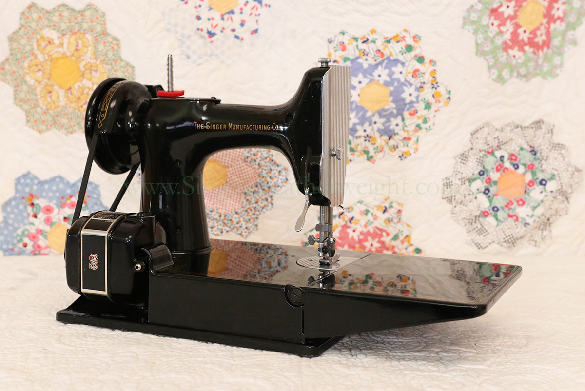 Singer Featherweight 221 Sewing Machine, AM408***