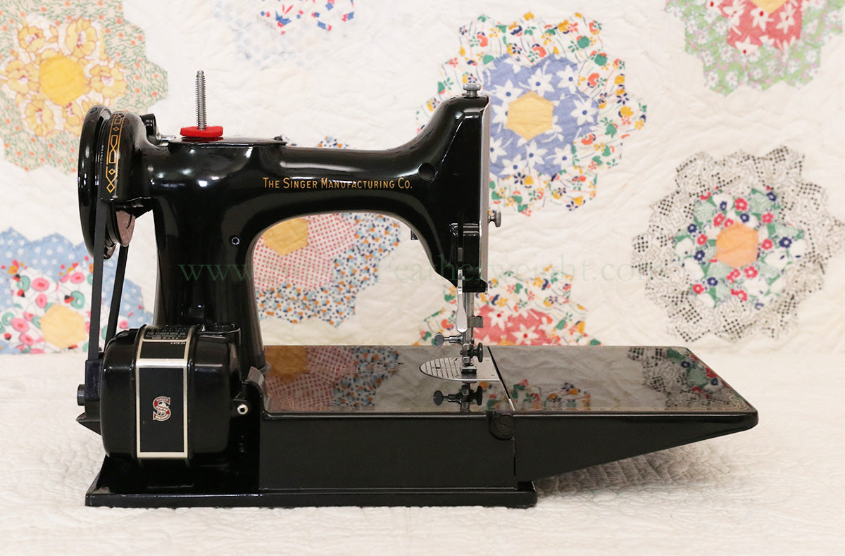 Singer Featherweight 221 Sewing Machine, AM408***