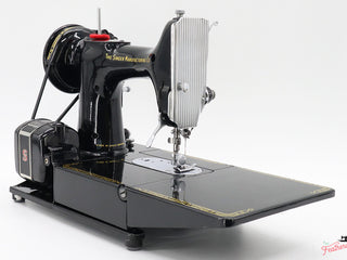 Load image into Gallery viewer, Singer Featherweight 222K Sewing Machine EK637***