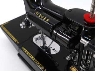 Load image into Gallery viewer, Singer Featherweight 222K 1957 - EM603***
