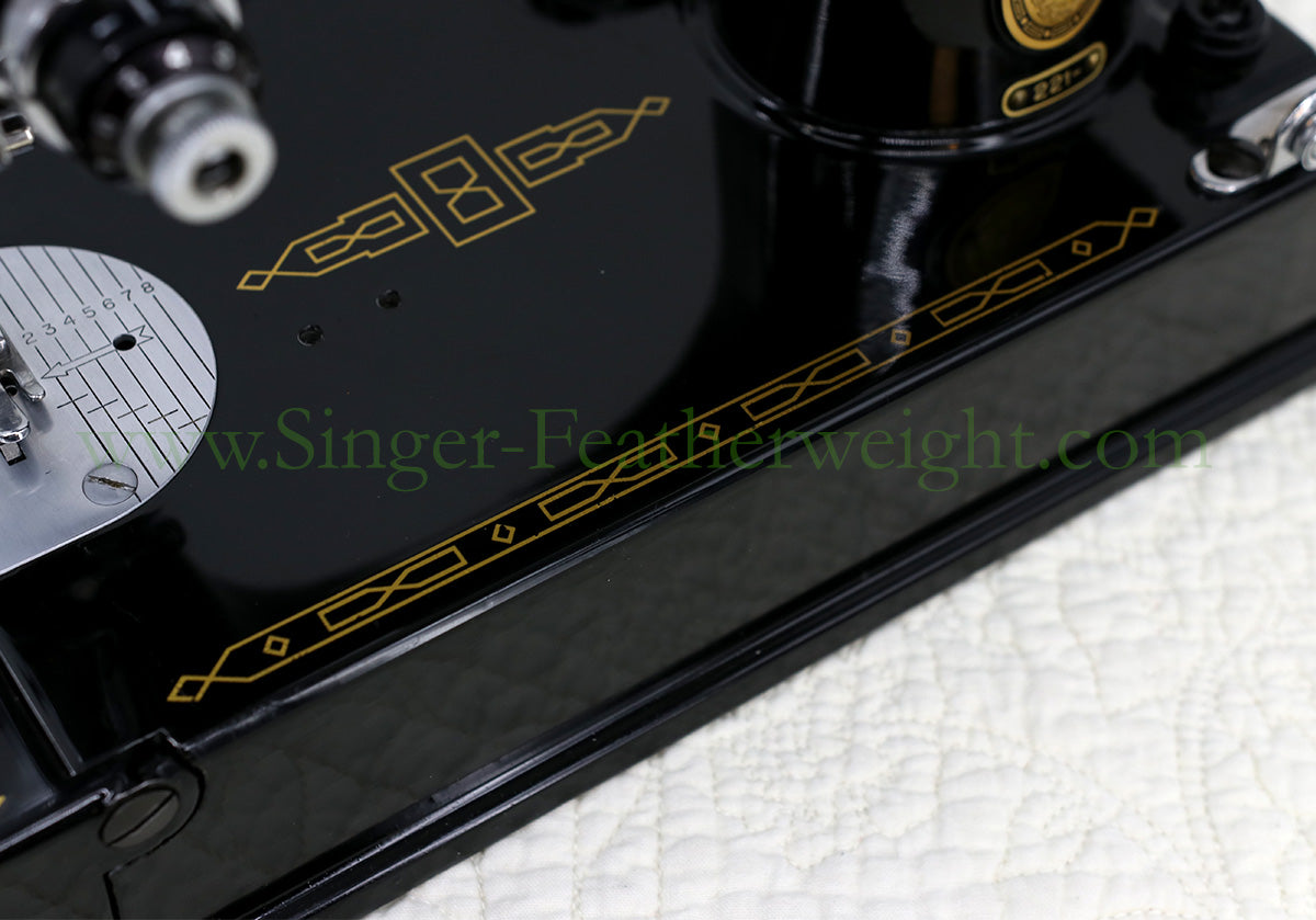 Singer Featherweight 221 Sewing Machine, AM404***