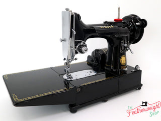 Load image into Gallery viewer, Singer Featherweight 222K Sewing Machine EK327***