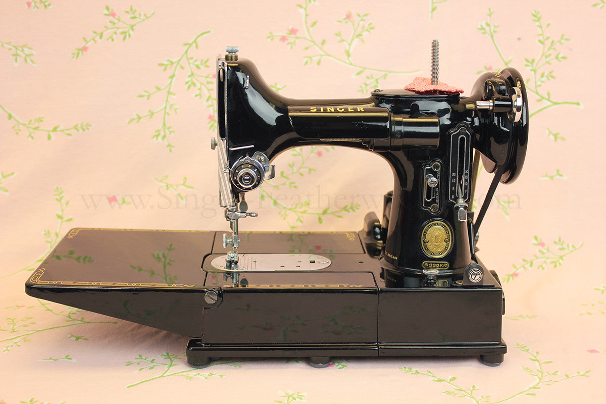 Singer Featherweight 222K Sewing Machine EJ913***