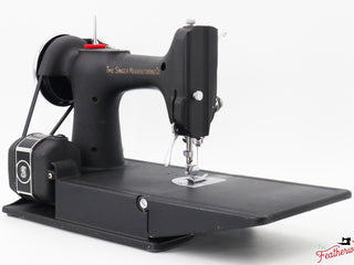 Load image into Gallery viewer, Singer Featherweight 221 Sewing Machine, Rare - WRINKLE AF387***