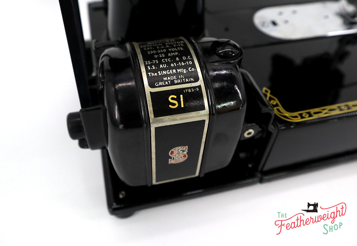 Singer Featherweight 222K Sewing Machine EK327***