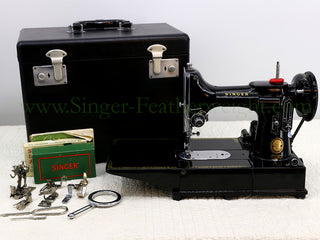 Load image into Gallery viewer, Singer Featherweight 222K Sewing Machine EL682***