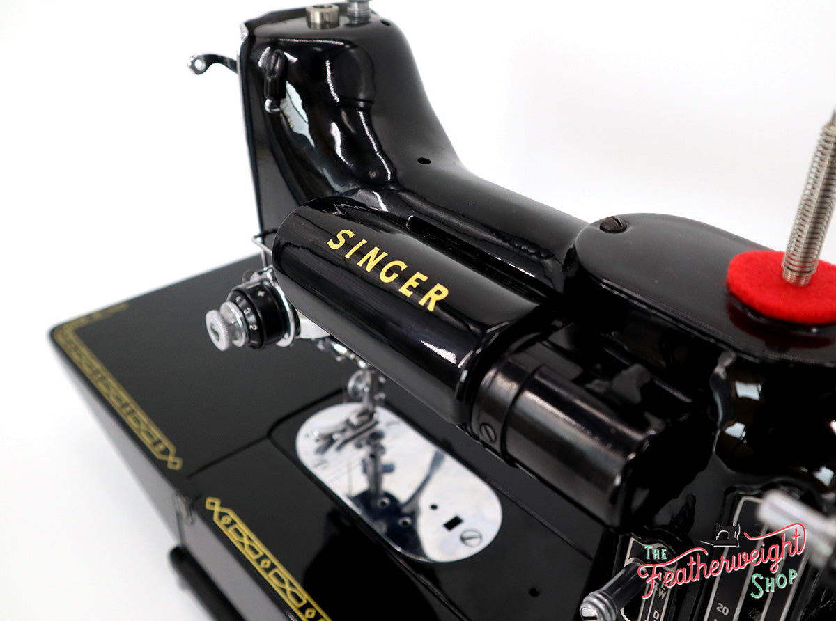 Singer Featherweight 222K Sewing Machine EK327***