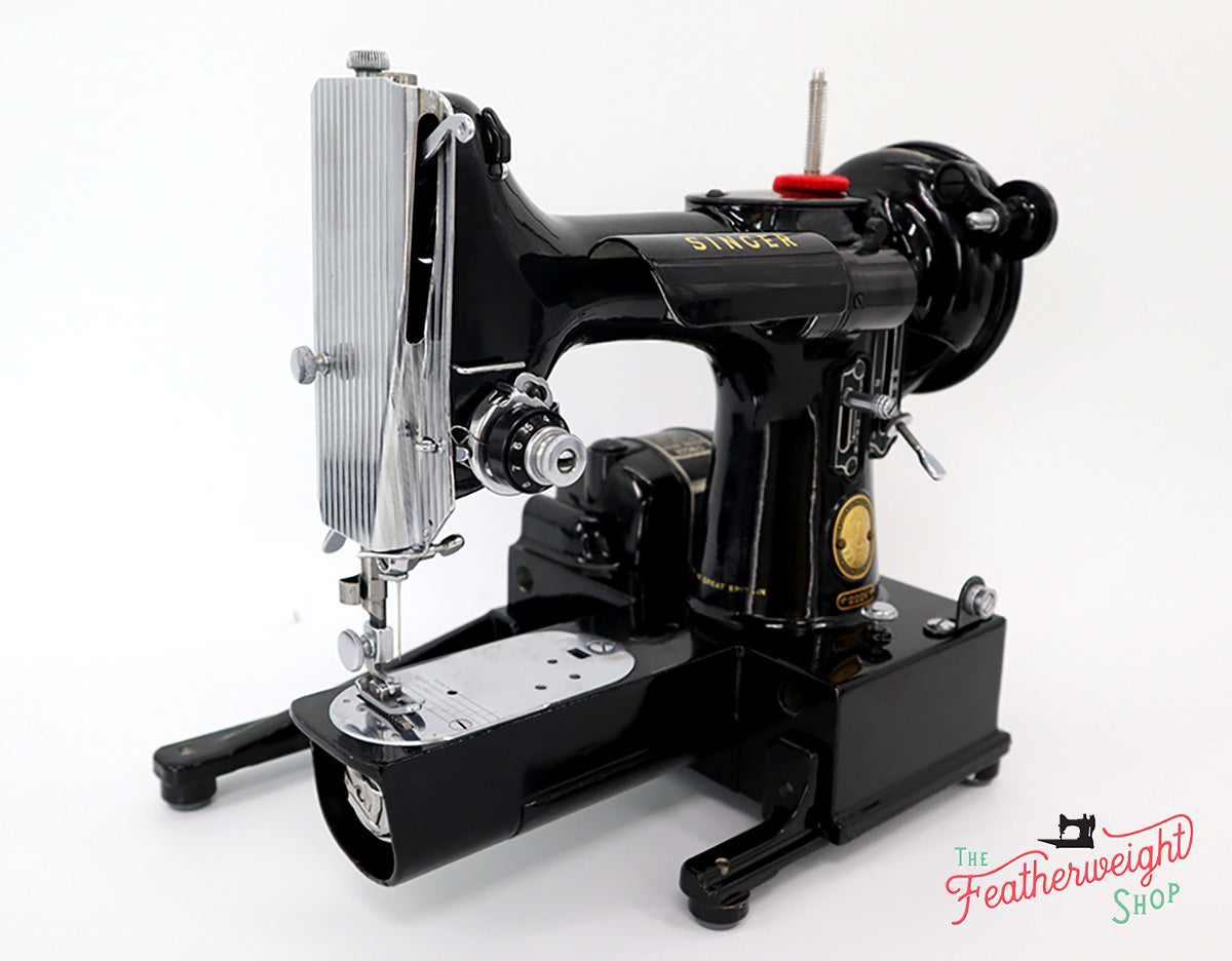 Singer Featherweight 222K Sewing Machine EK327***