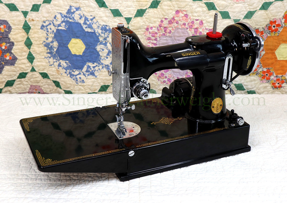 Singer Featherweight 221 Sewing Machine, AF170***