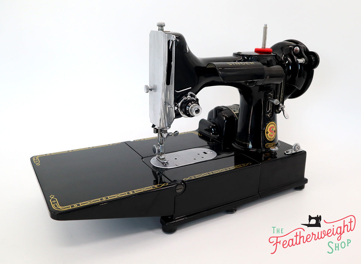 Singer Featherweight 222K Sewing Machine, RED "S" ES165***