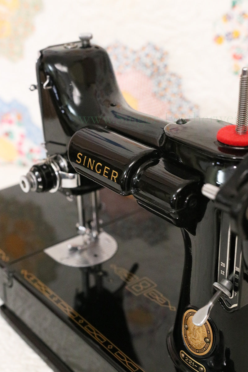 Singer Featherweight 221 Sewing Machine, AM408***