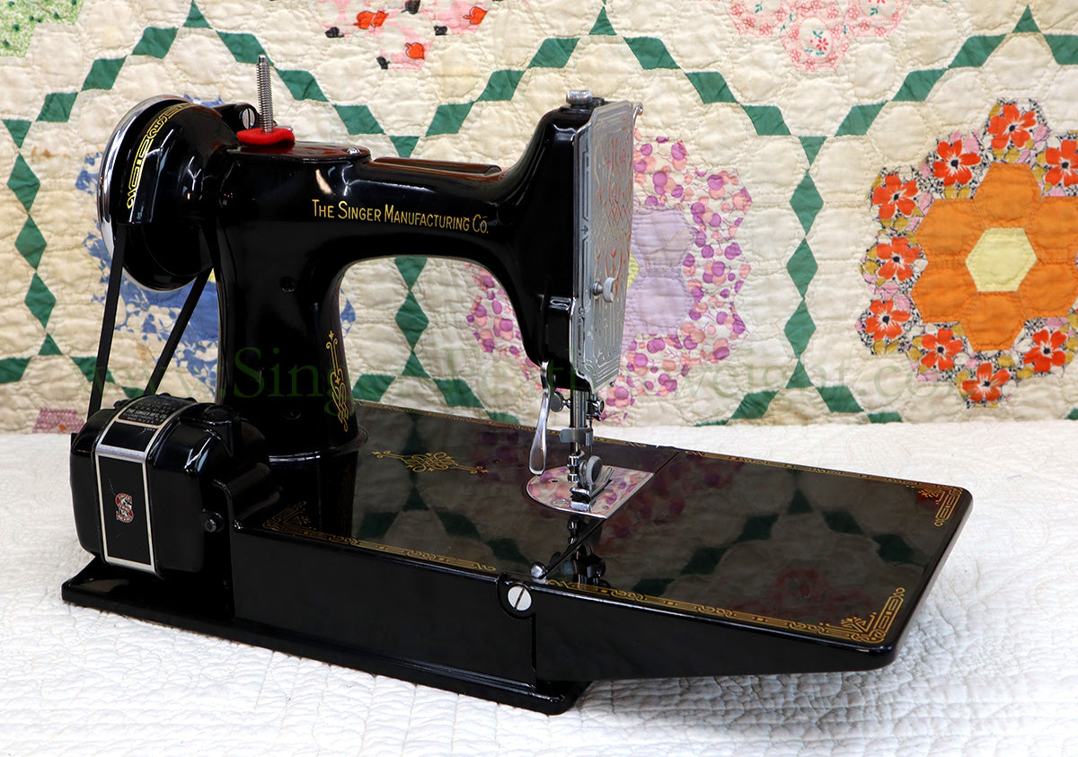 Singer Featherweight 221 Sewing Machine, AF170***