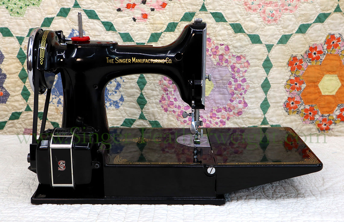 Singer Featherweight 221 Sewing Machine, AF170***