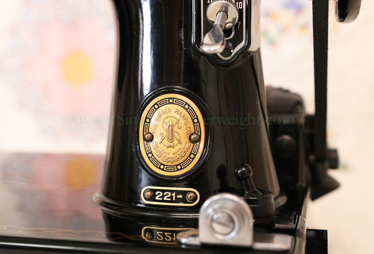 Singer Featherweight 221 Sewing Machine, AM408***