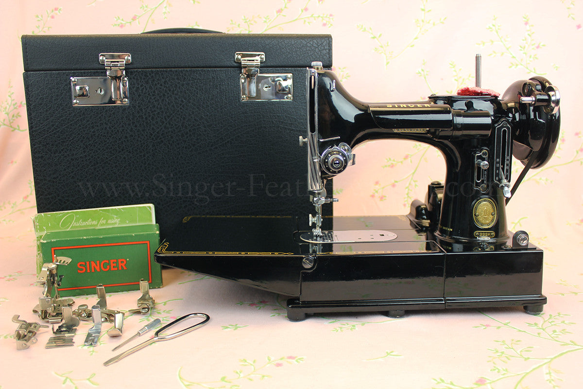 Singer Featherweight 222K Sewing Machine EJ913***