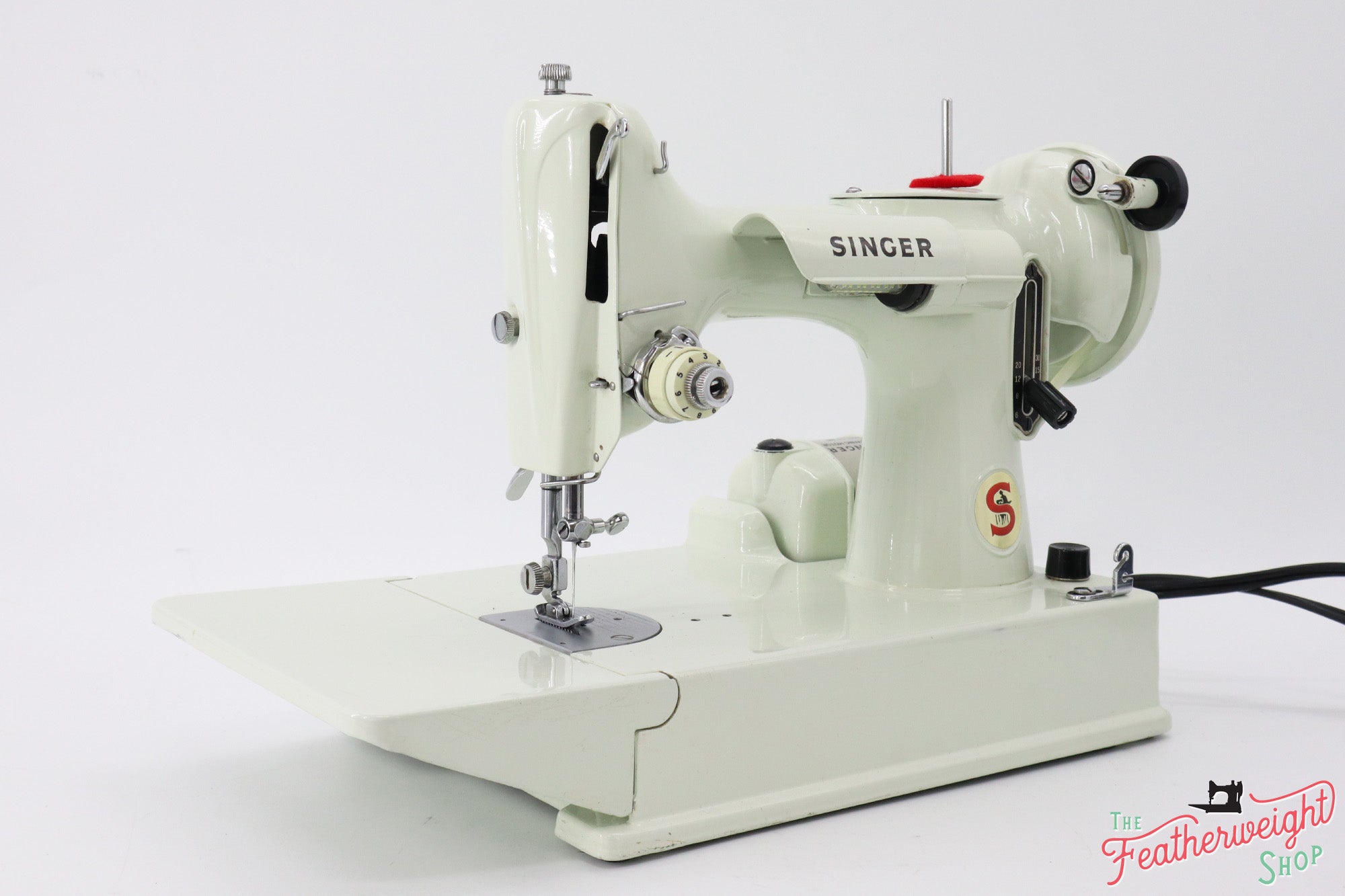 Machine à coudre ancienne de collection - Superbe état! (D'occasion) à Nyon pour CHF 125 Machine à coudre ancienne de collection - Superbe état! (D'occasion) à Nyon pour CHF 125