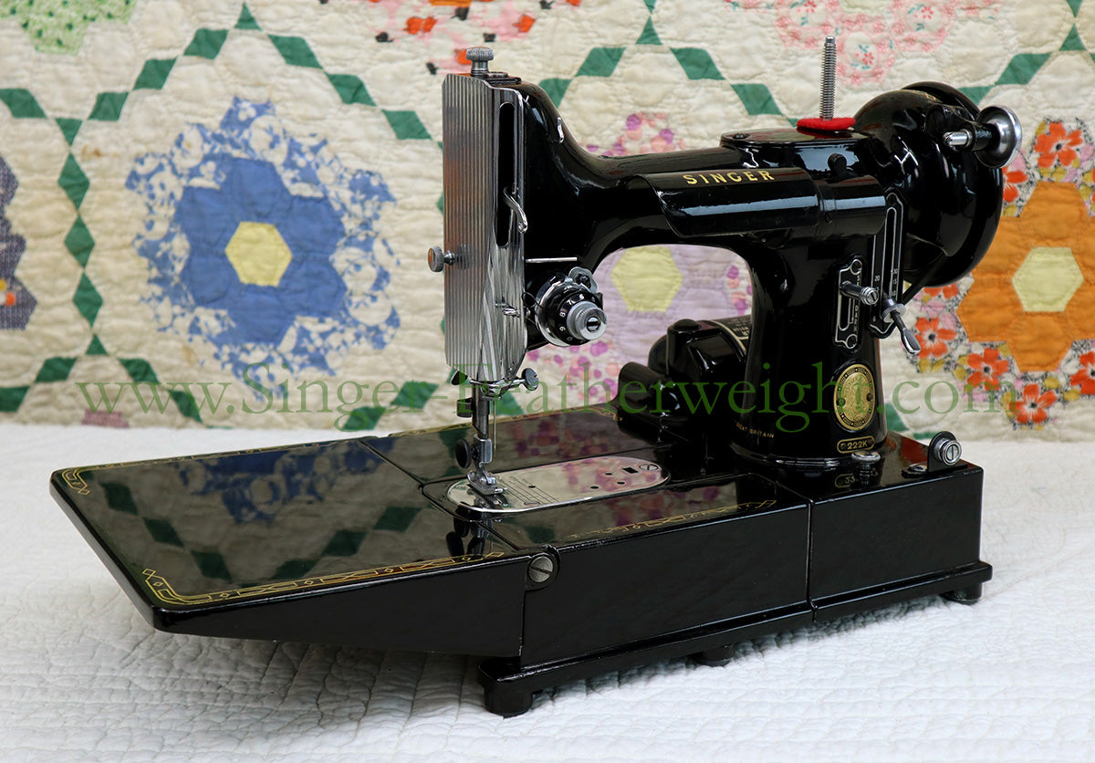 Singer Featherweight 222K Sewing Machine EK636***