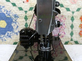 Load image into Gallery viewer, Singer Featherweight 222K Sewing Machine EK636***